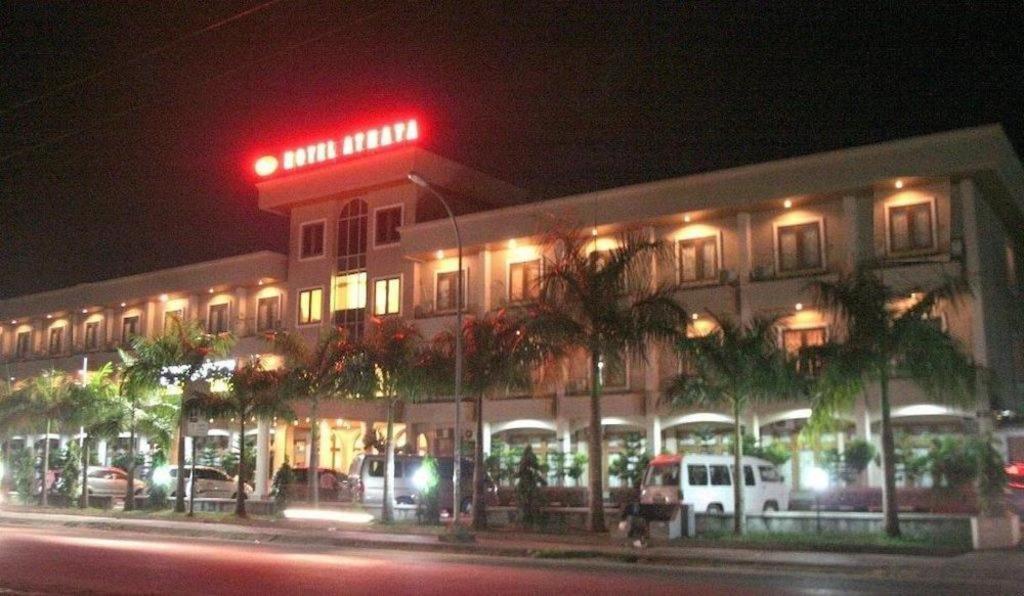 Athaya Hotel Kendari Exterior photo