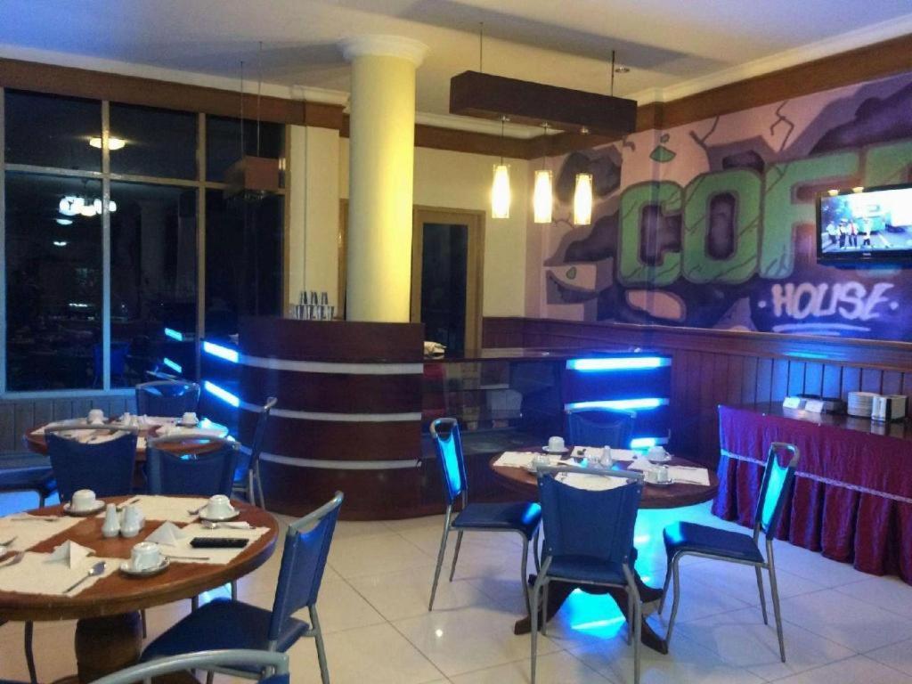 Athaya Hotel Kendari Exterior photo